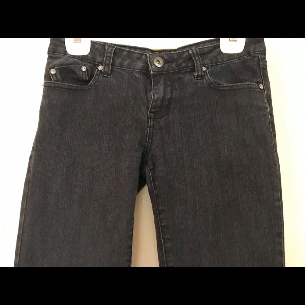 Low rise, Stretch jeans.
